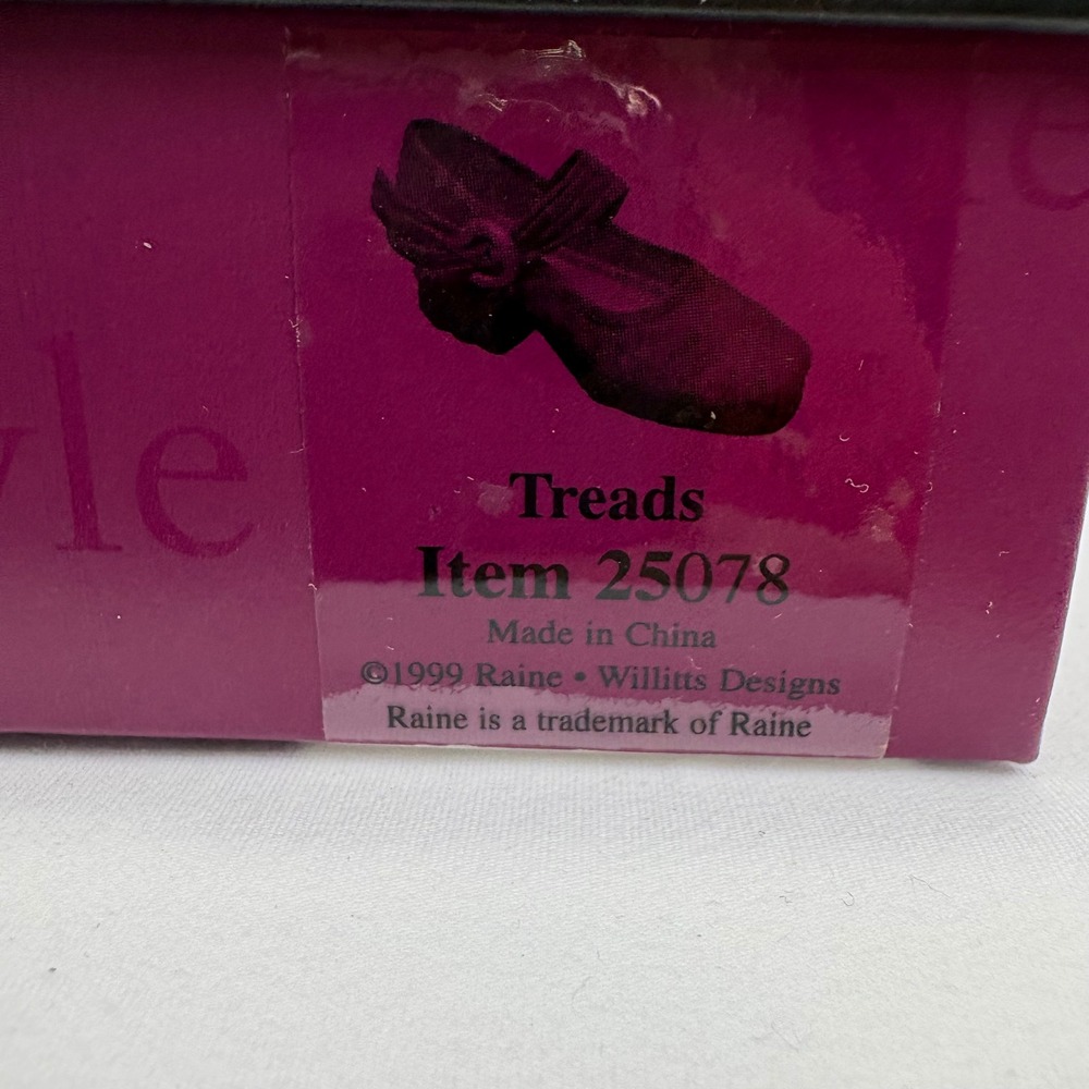 Vintage Just The Right Shoe By Raine Treads 25078 1999 COA - Picture 7 of 7